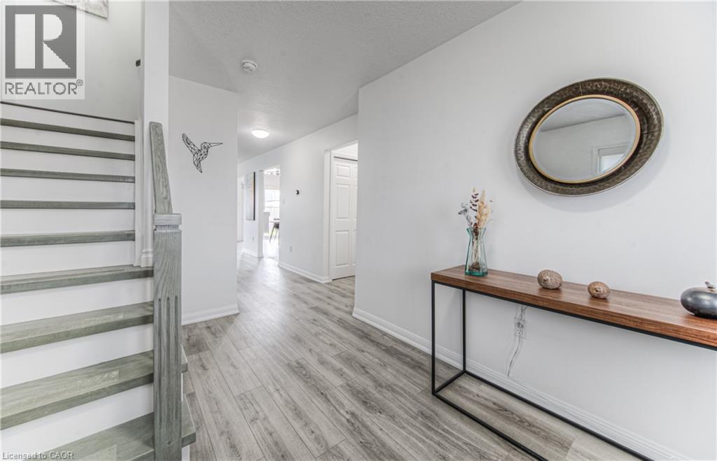 583 Windflower Crescent, Kitchener, Ontario  N2E 4E3 - Photo 6 - 40773017