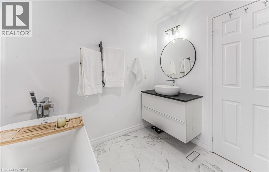 583 Windflower Crescent, Kitchener, Ontario  N2E 4E3 - Photo 26 - 40773017