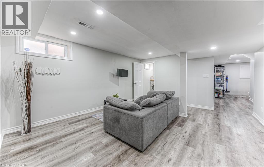 583 Windflower Crescent, Kitchener, Ontario  N2E 4E3 - Photo 33 - 40773017