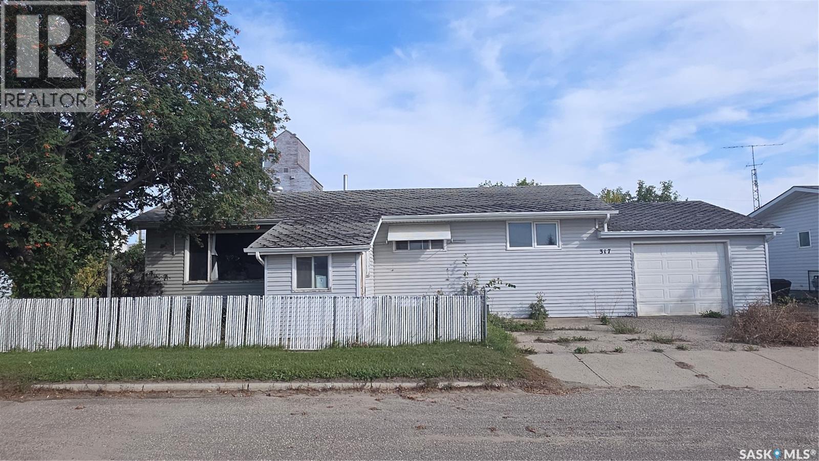 317 Front Street, Duck Lake, Saskatchewan  S0K 0G8 - Photo 1 - SK019384
