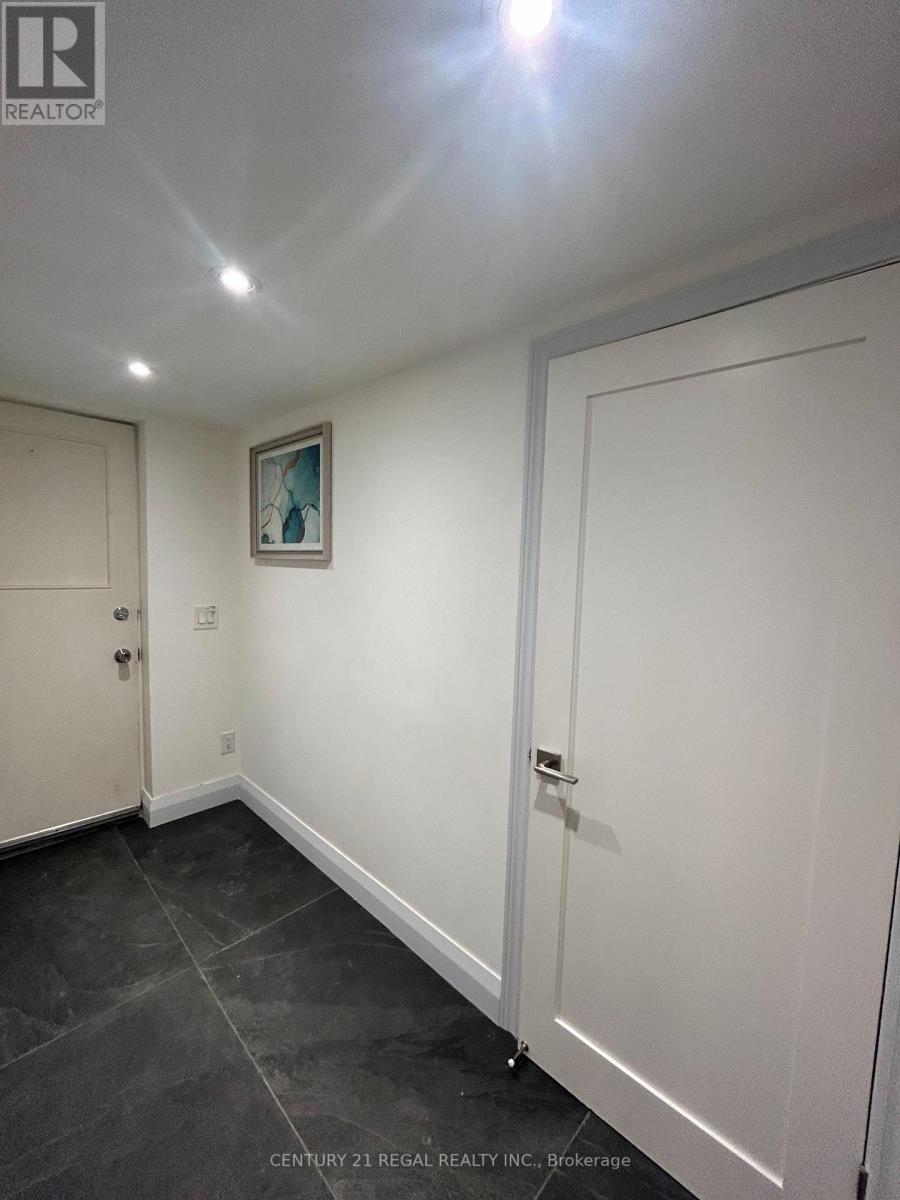 Lower - 394 Summerhill Avenue, Toronto (Rosedale-Moore Park), Ontario  M4W 2E4 - Photo 14 - C12393670