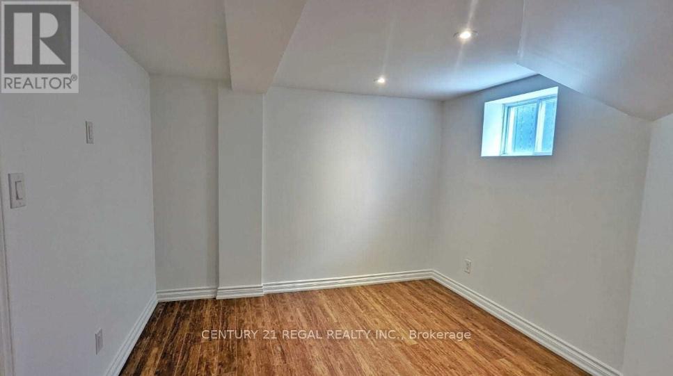 Lower - 394 Summerhill Avenue, Toronto (Rosedale-Moore Park), Ontario  M4W 2E4 - Photo 12 - C12393670