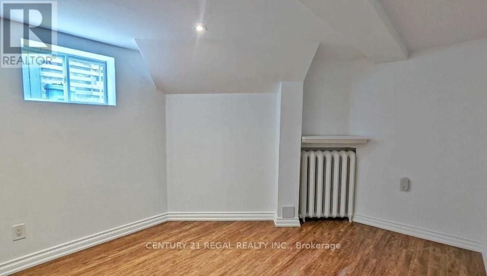 Lower - 394 Summerhill Avenue, Toronto (Rosedale-Moore Park), Ontario  M4W 2E4 - Photo 13 - C12393670