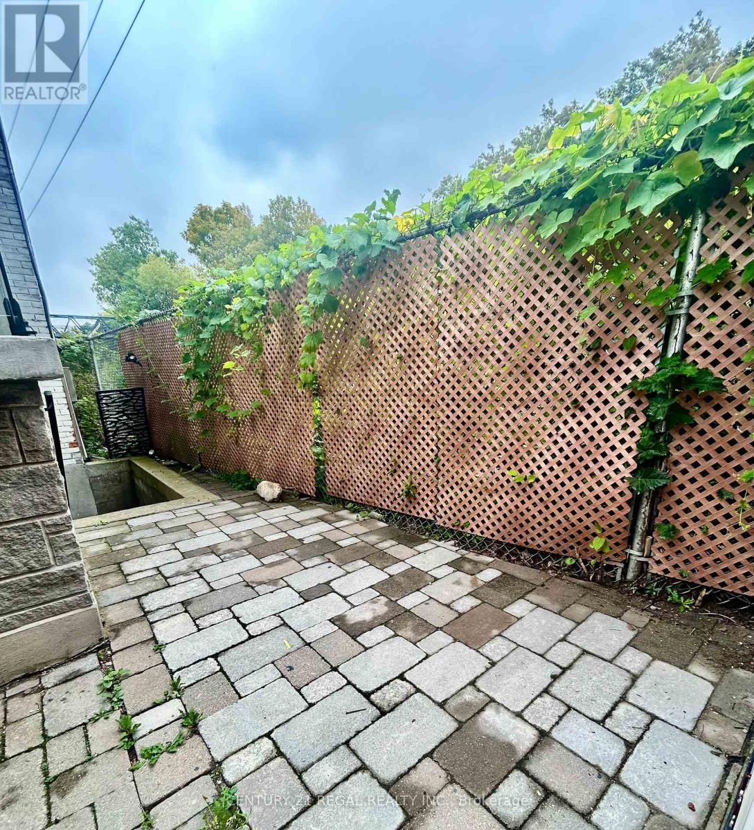 Lower - 394 Summerhill Avenue, Toronto (Rosedale-Moore Park), Ontario  M4W 2E4 - Photo 15 - C12393670