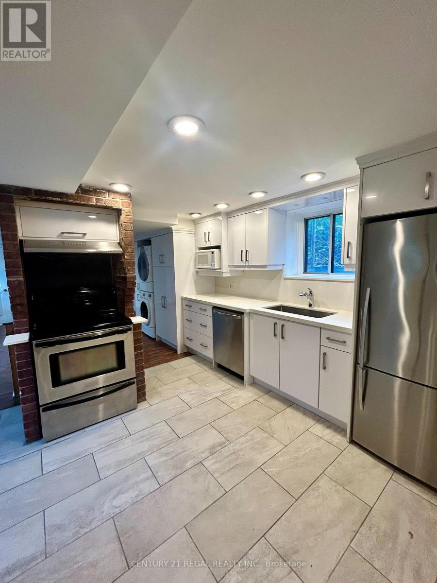 Lower - 394 Summerhill Avenue, Toronto, Ontario  M4W 2E4 - Photo 10 - C12393670