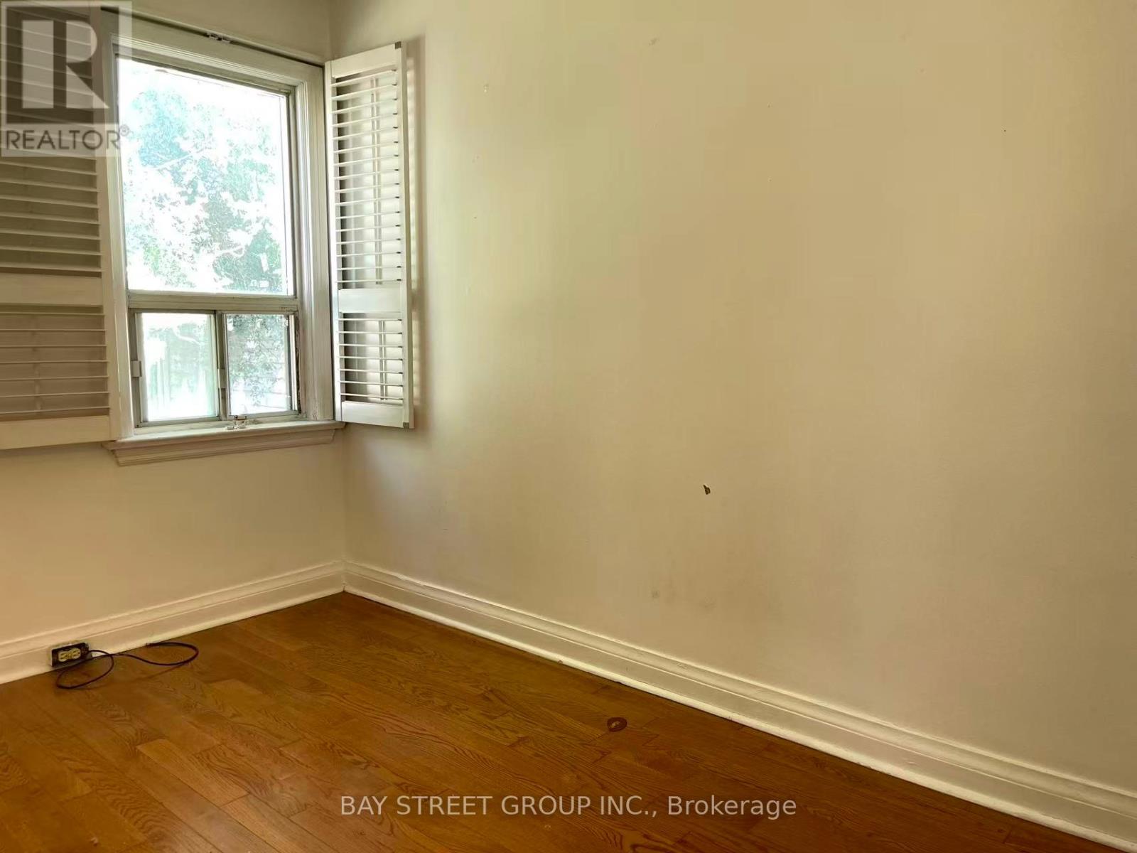 106 Virginia Avenue, Toronto, Ontario  M4C 2T2 - Photo 8 - E12261269
