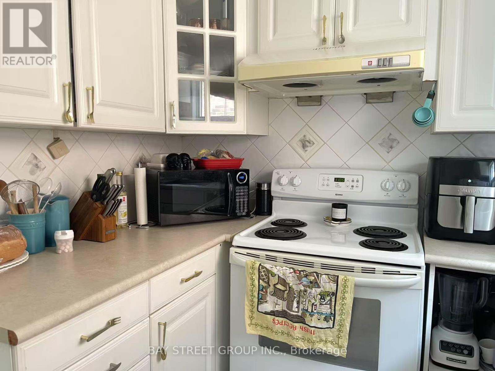 106 Virginia Avenue, Toronto, Ontario  M4C 2T2 - Photo 14 - E12261269