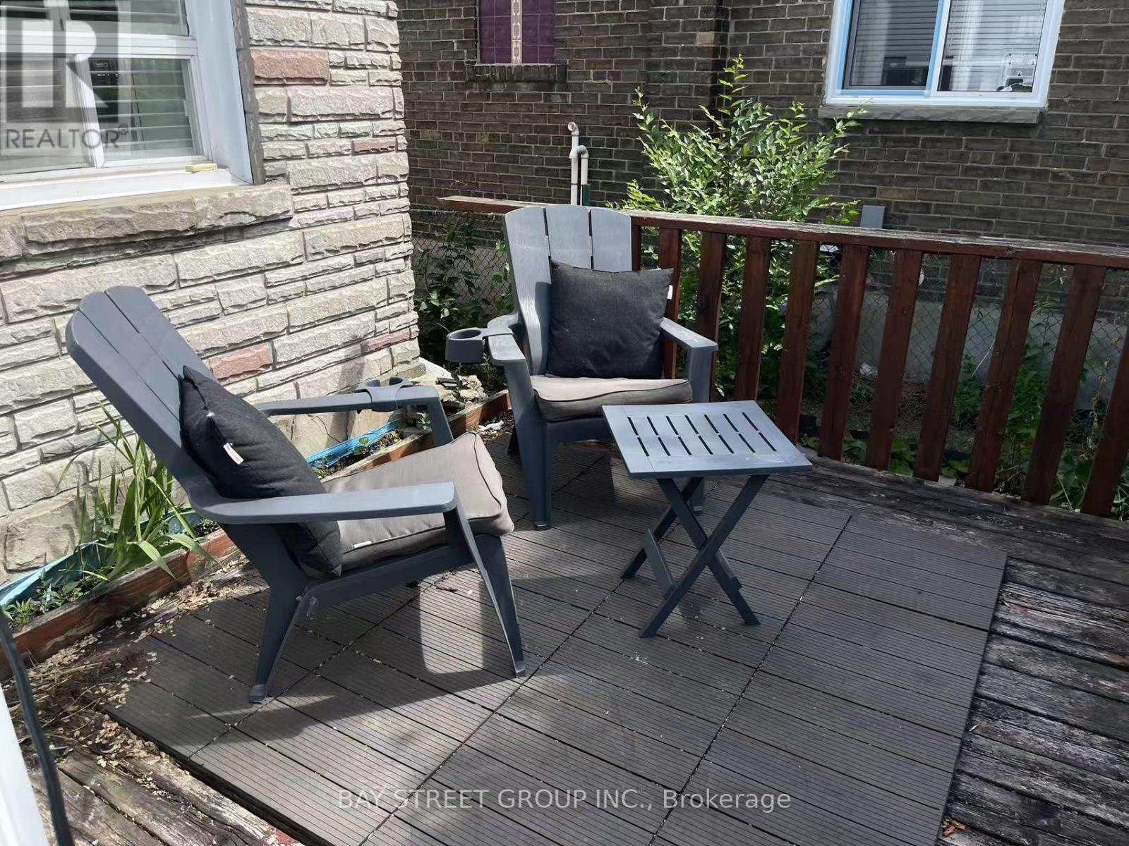 106 Virginia Avenue, Toronto, Ontario  M4C 2T2 - Photo 4 - E12261269