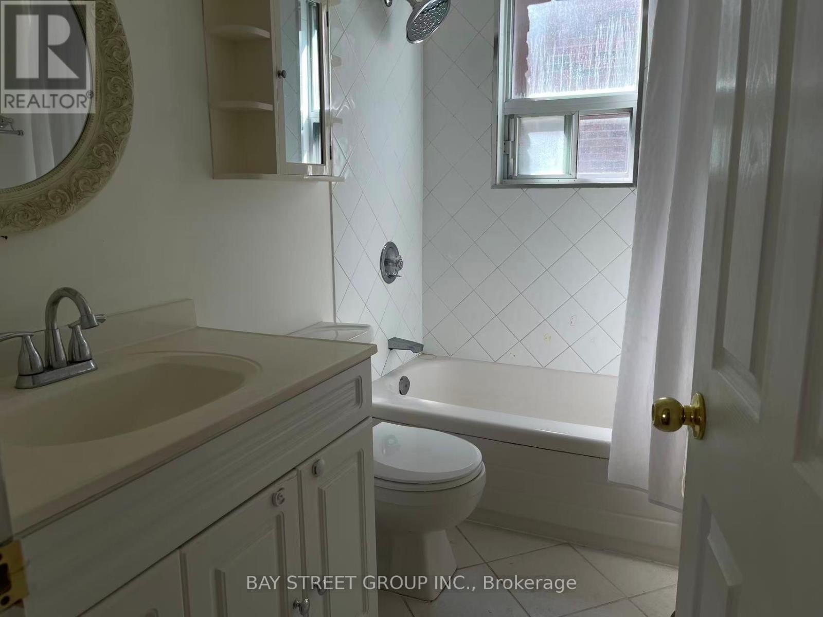 106 Virginia Avenue, Toronto, Ontario  M4C 2T2 - Photo 9 - E12261269