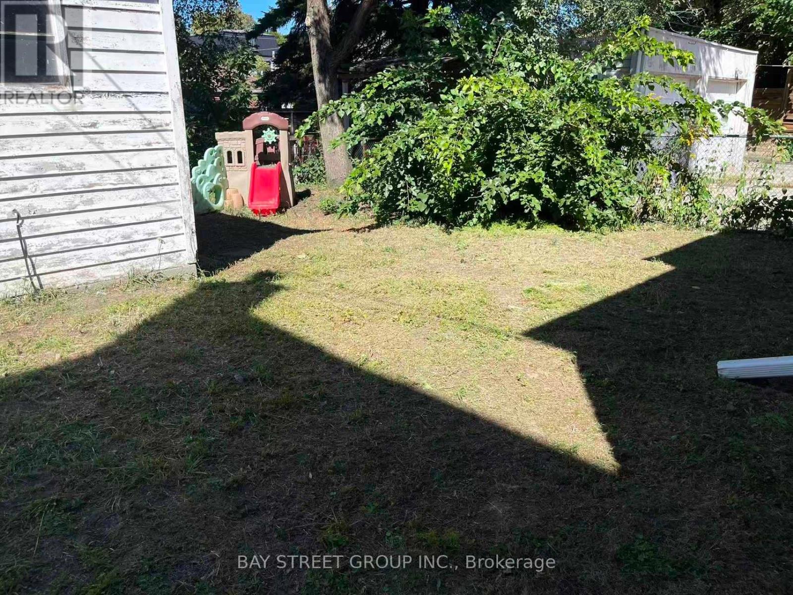 106 Virginia Avenue, Toronto, Ontario  M4C 2T2 - Photo 15 - E12261269