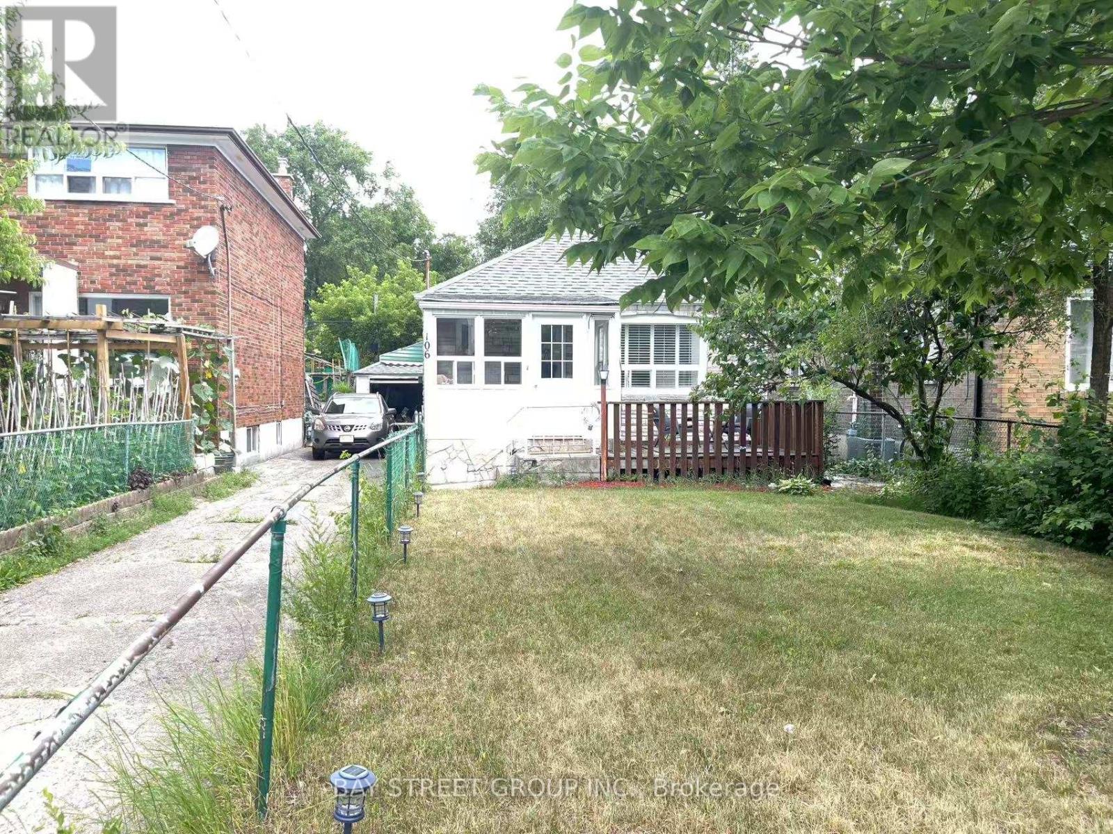 106 VIRGINIA AVENUE, Toronto, Ontario