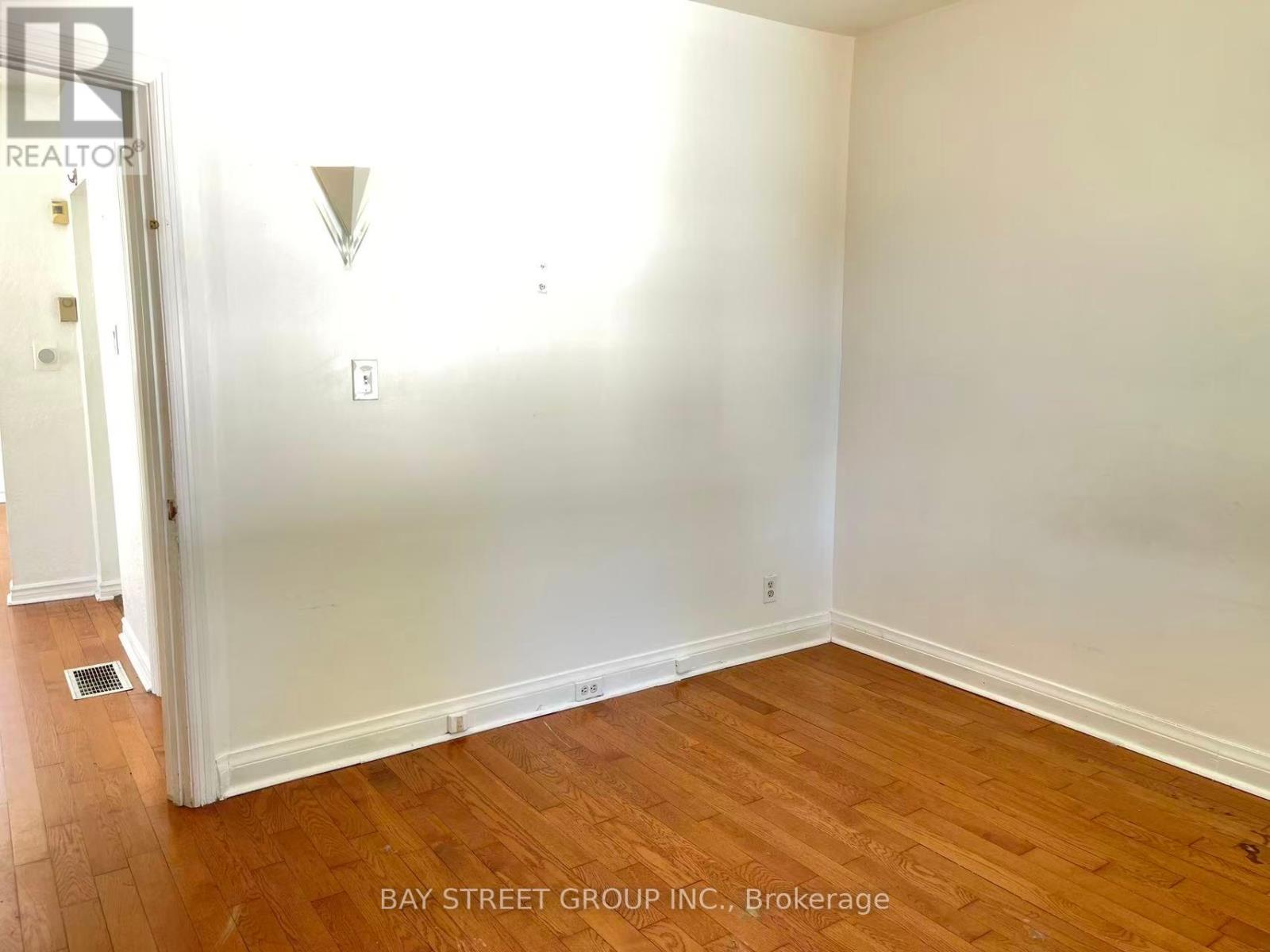 106 Virginia Avenue, Toronto, Ontario  M4C 2T2 - Photo 6 - E12261269