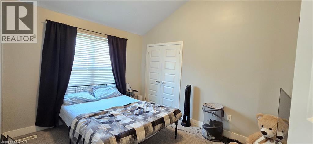 261 Cairn Street, London, Ontario  N5Z 3W9 - Photo 1 - 40773780