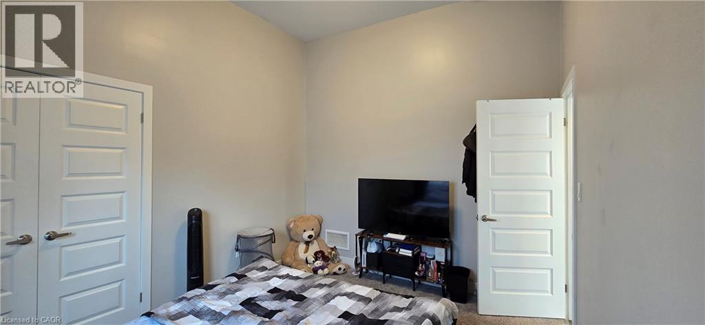 261 Cairn Street, London, Ontario  N5Z 3W9 - Photo 2 - 40773780