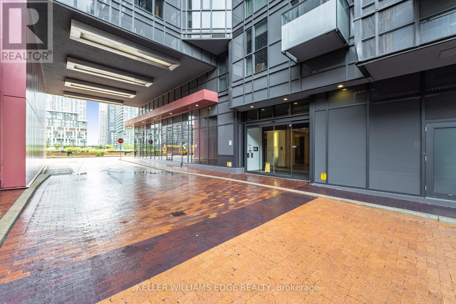 821 - 560 Front Street W, Toronto, Ontario  M5V 1C1 - Photo 3 - C12428093
