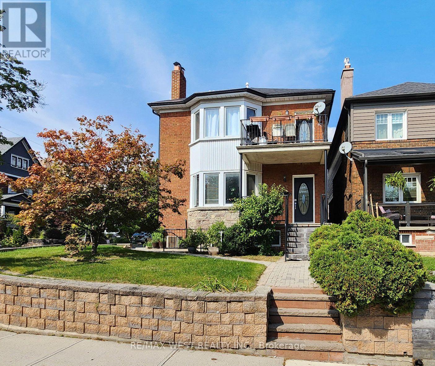 52 HEYDON PARK ROAD, Toronto, Ontario