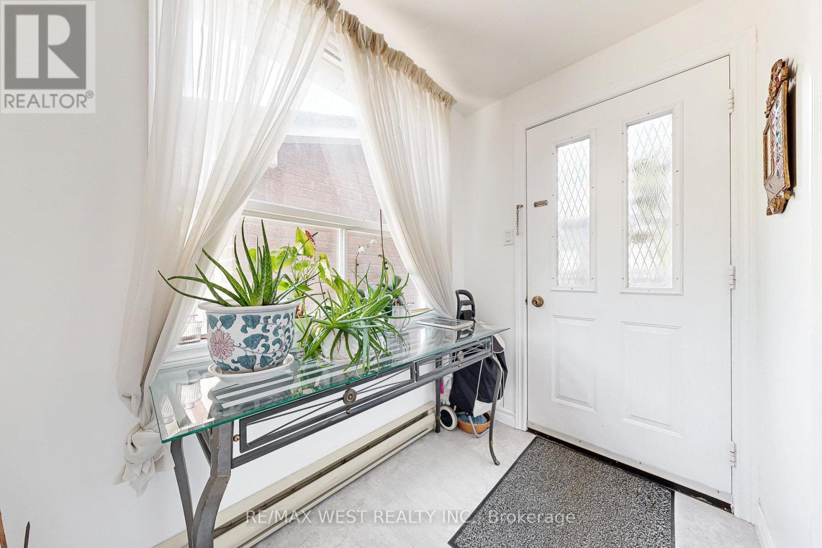 52 Heydon Park Road, Toronto, Ontario  M6J 2C8 - Photo 13 - C12428115