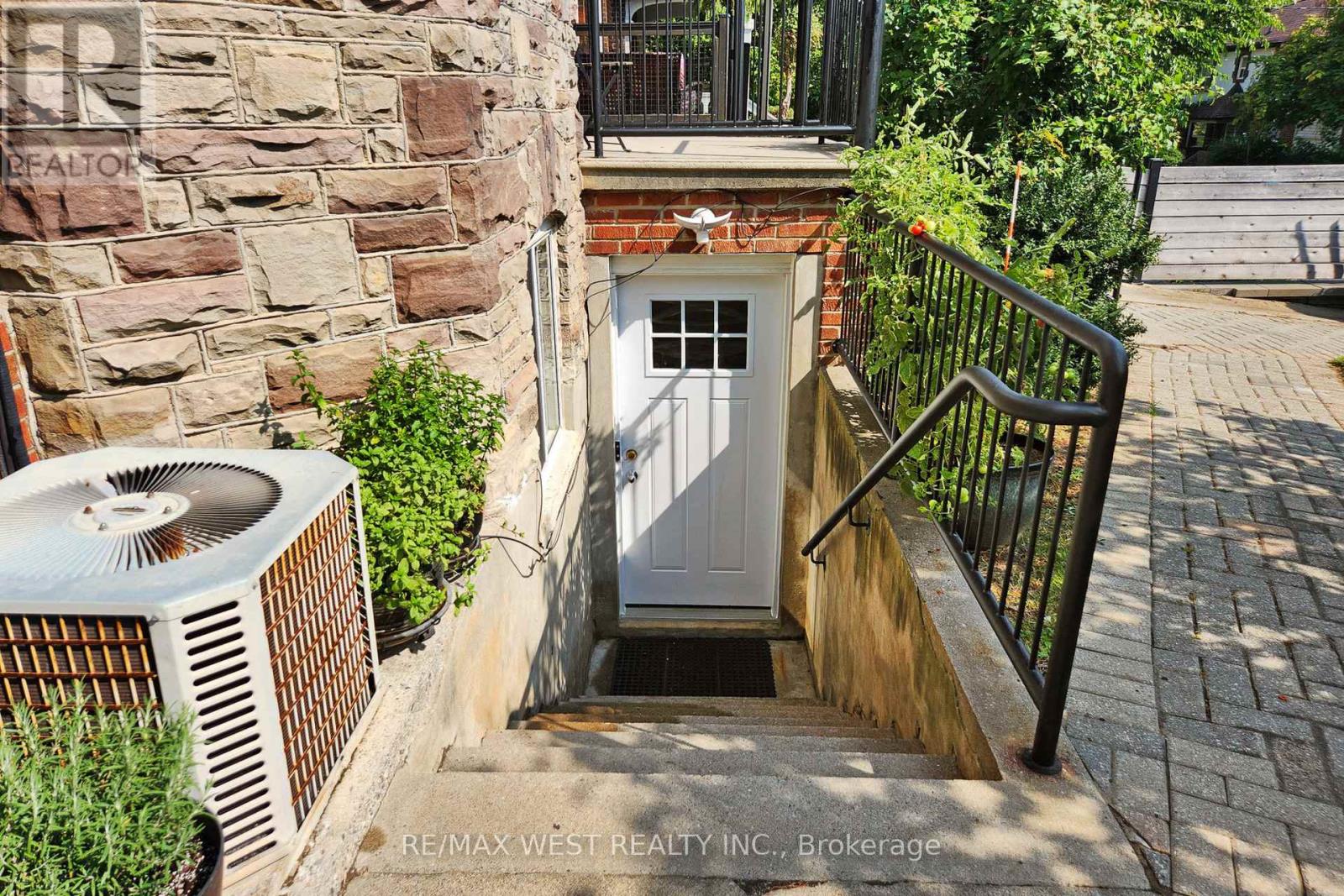 52 Heydon Park Road, Toronto, Ontario  M6J 2C8 - Photo 31 - C12428115