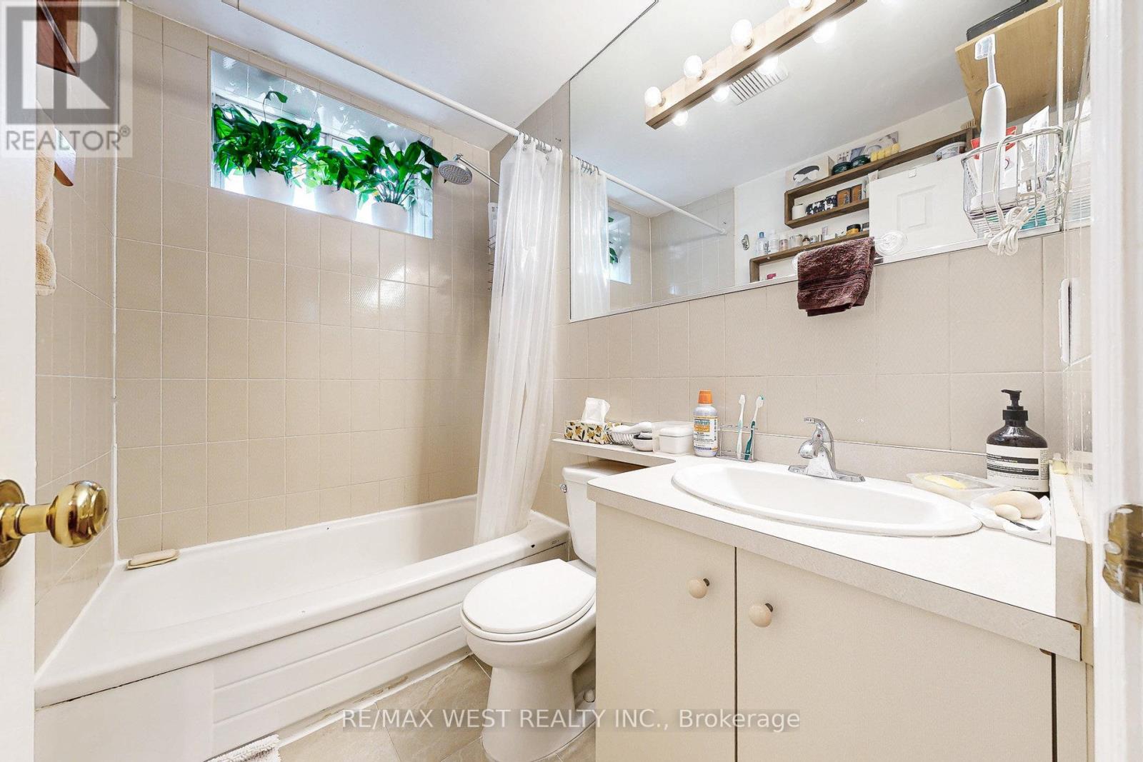 52 Heydon Park Road, Toronto, Ontario  M6J 2C8 - Photo 36 - C12428115