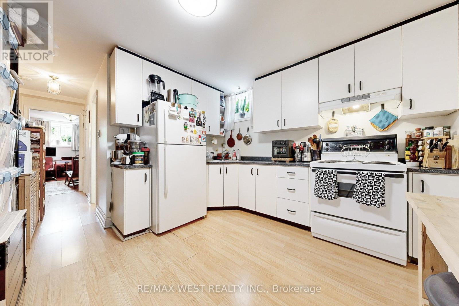 52 Heydon Park Road, Toronto, Ontario  M6J 2C8 - Photo 38 - C12428115