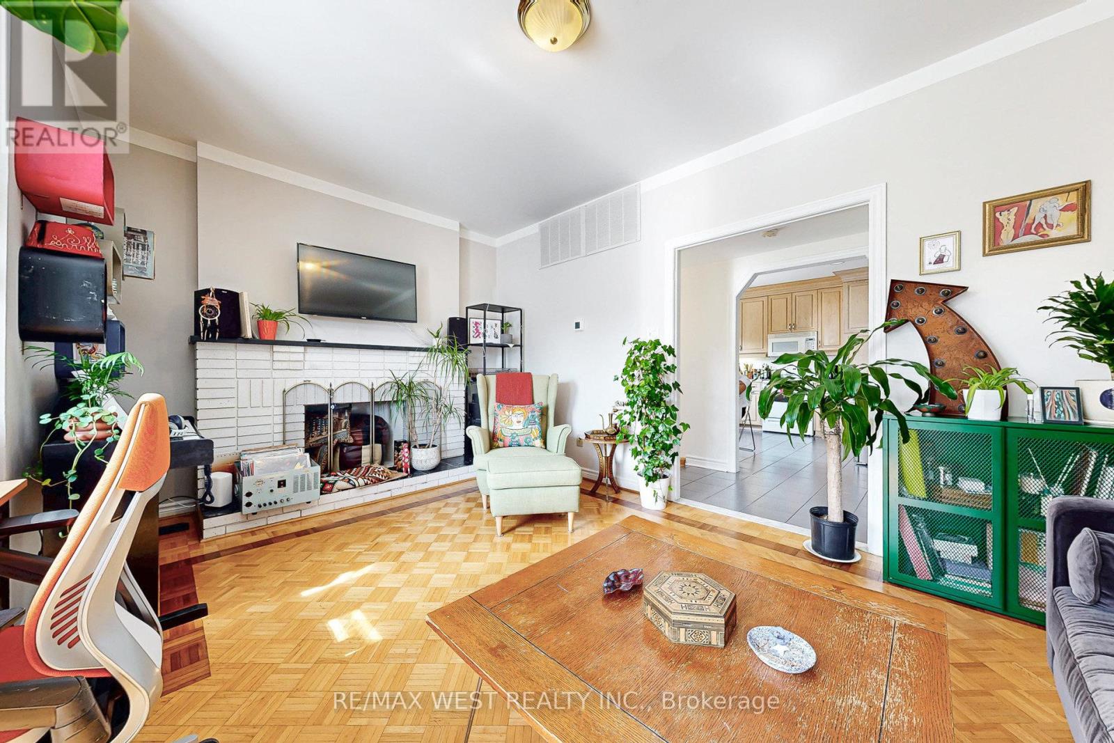 52 Heydon Park Road, Toronto, Ontario  M6J 2C8 - Photo 6 - C12428115