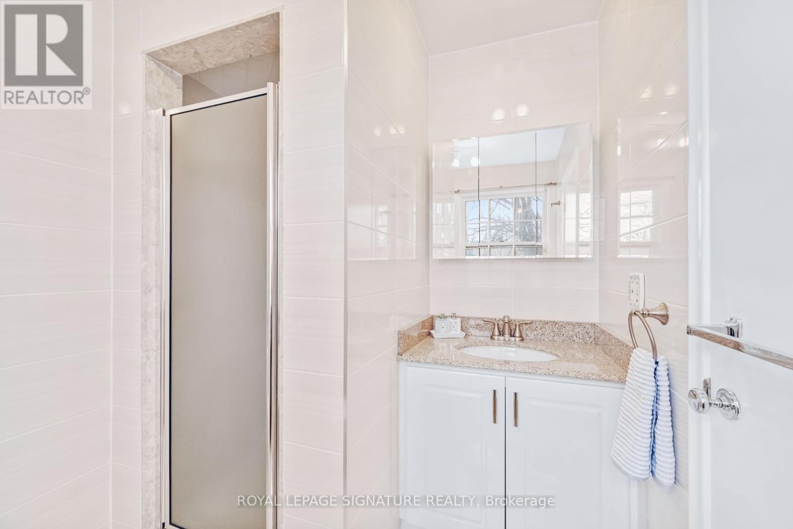 12 Feldbar Court, Toronto, Ontario  M2N 4P8 - Photo 18 - C12428129