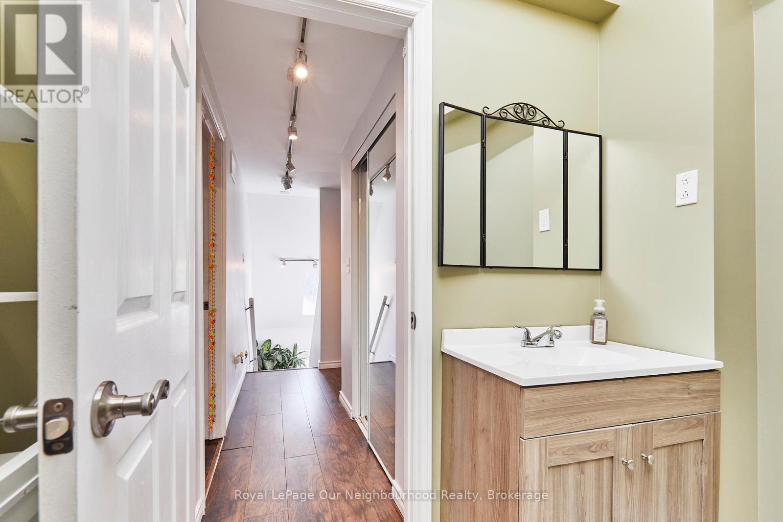 738 Simcoe Street N, Oshawa, Ontario  L1G 4V8 - Photo 26 - E12428210