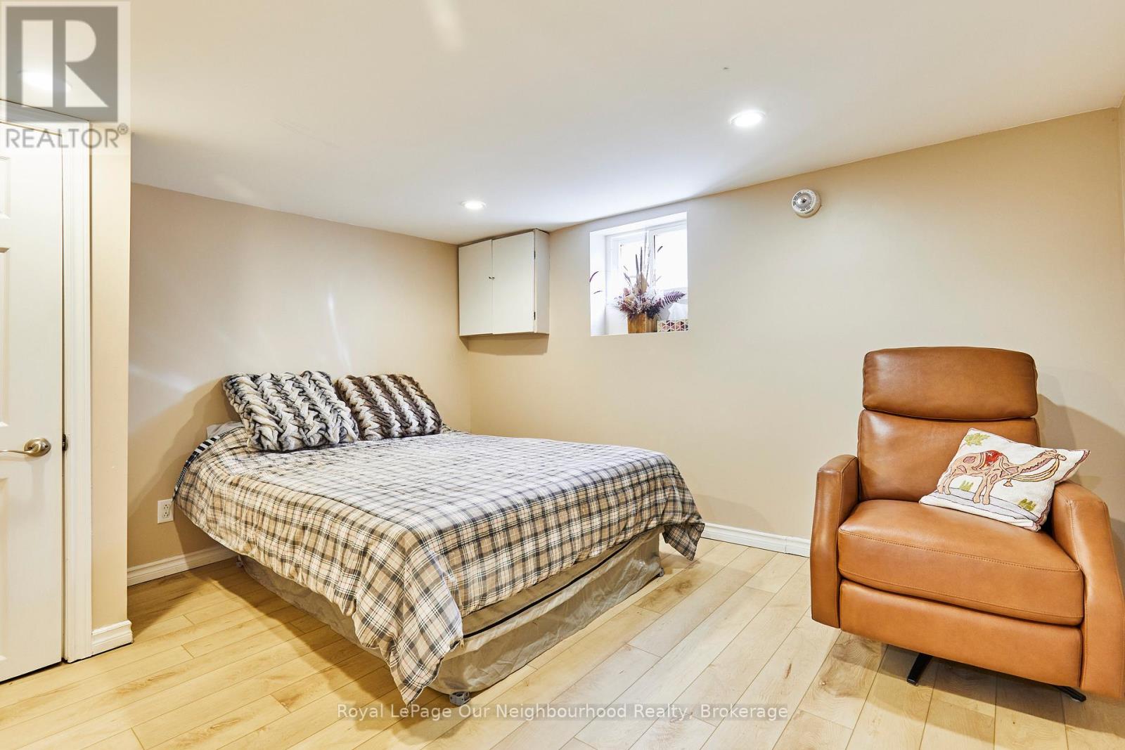 738 Simcoe Street N, Oshawa, Ontario  L1G 4V8 - Photo 36 - E12428210
