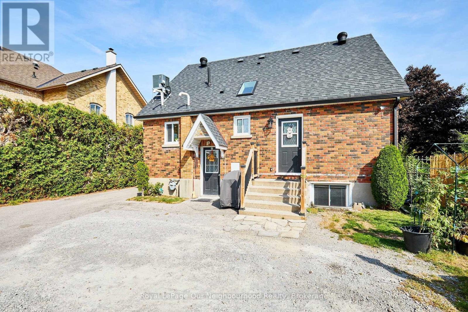 738 Simcoe Street N, Oshawa, Ontario  L1G 4V8 - Photo 6 - E12428210