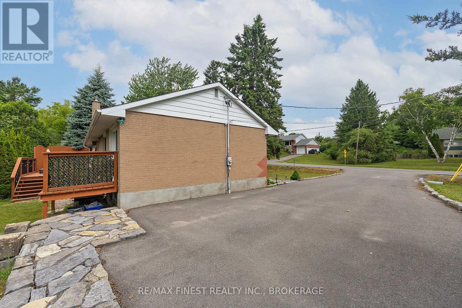 1429 Avondale Crescent, Kingston, Ontario  K7P 2V2 - Photo 5 - X12428266