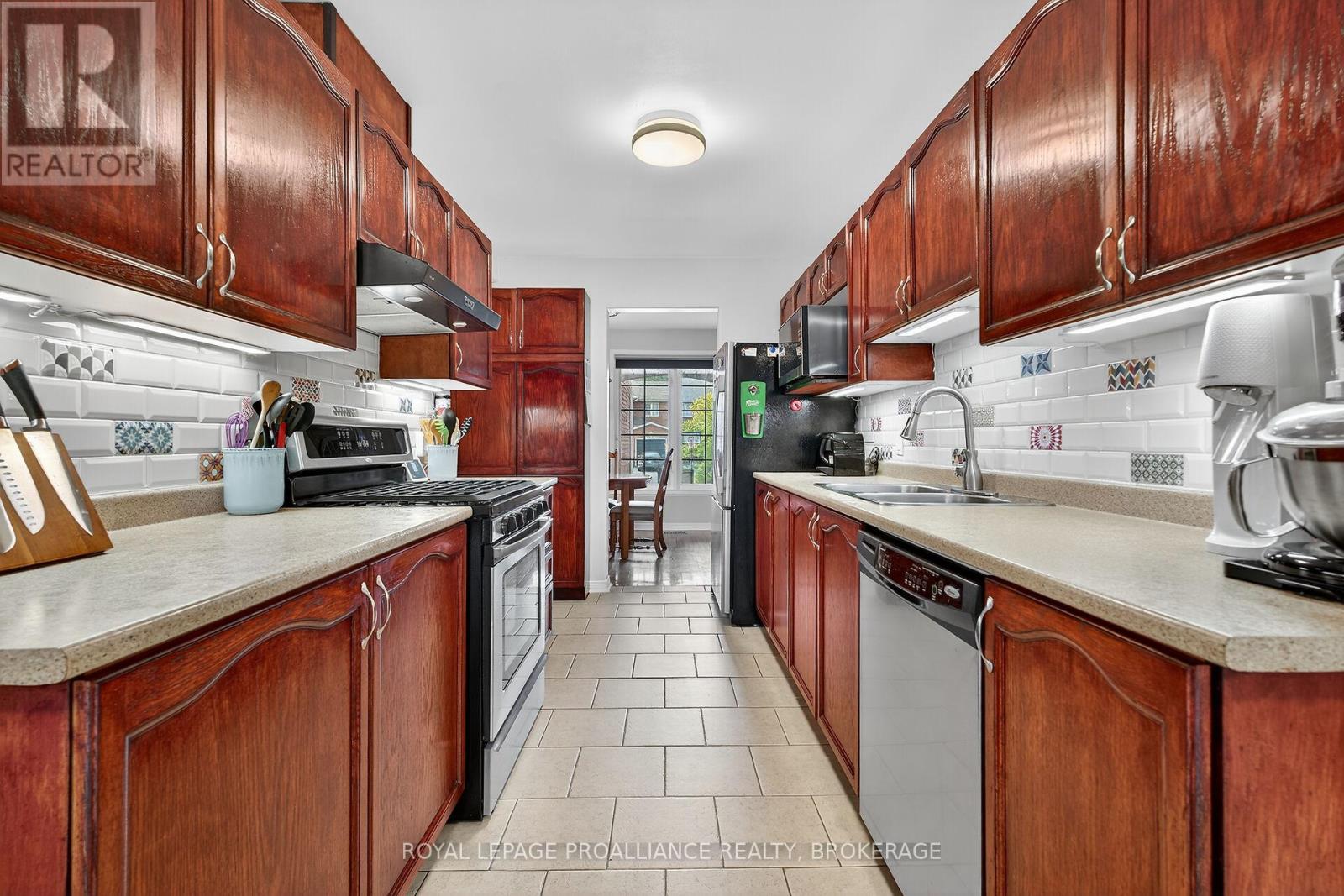 270 Ellesmeer Avenue, Kingston, Ontario  K7P 3C6 - Photo 13 - X12428298