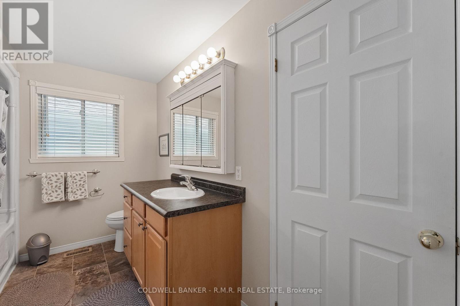 34 John Street, Kawartha Lakes, Ontario  K0M 1A0 - Photo 18 - X12428282