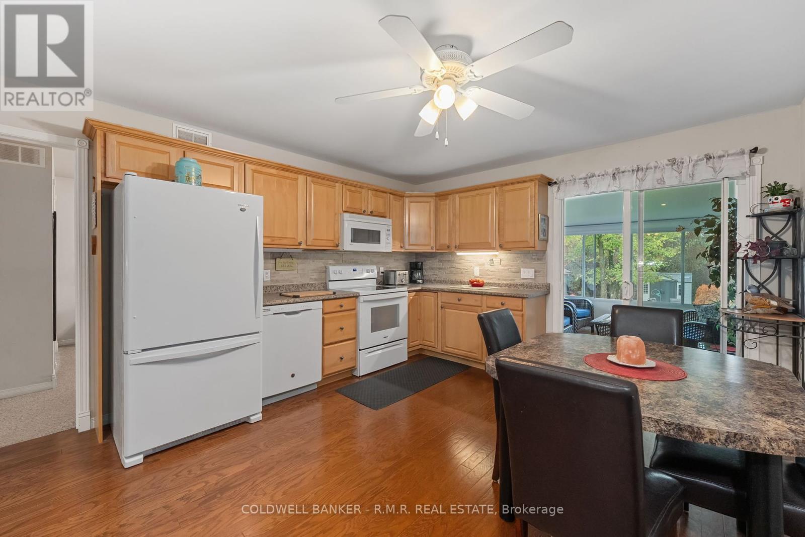 34 John Street, Kawartha Lakes, Ontario  K0M 1A0 - Photo 8 - X12428282