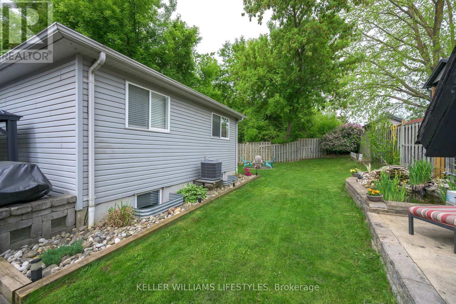 1850 Purcell Drive, London East, Ontario  N5W 6E3 - Photo 3 - X12428176