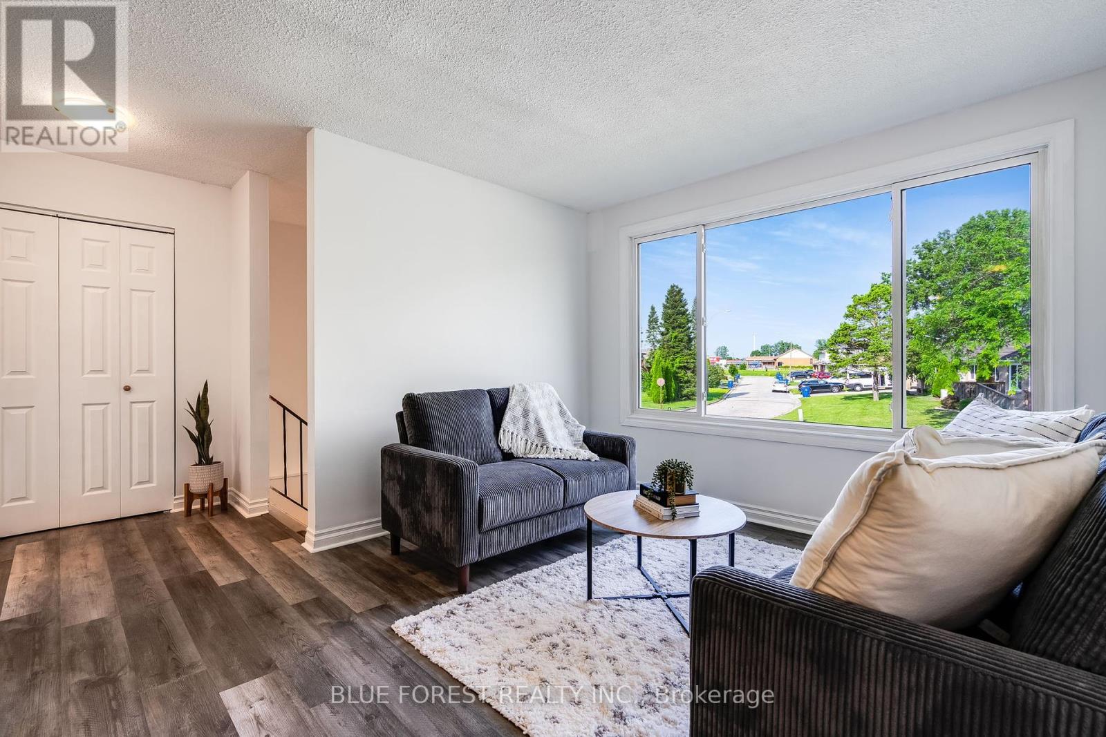 69 Bridle Path Road, Chatham-Kent, Ontario  N8A 4Y2 - Photo 6 - X12428186