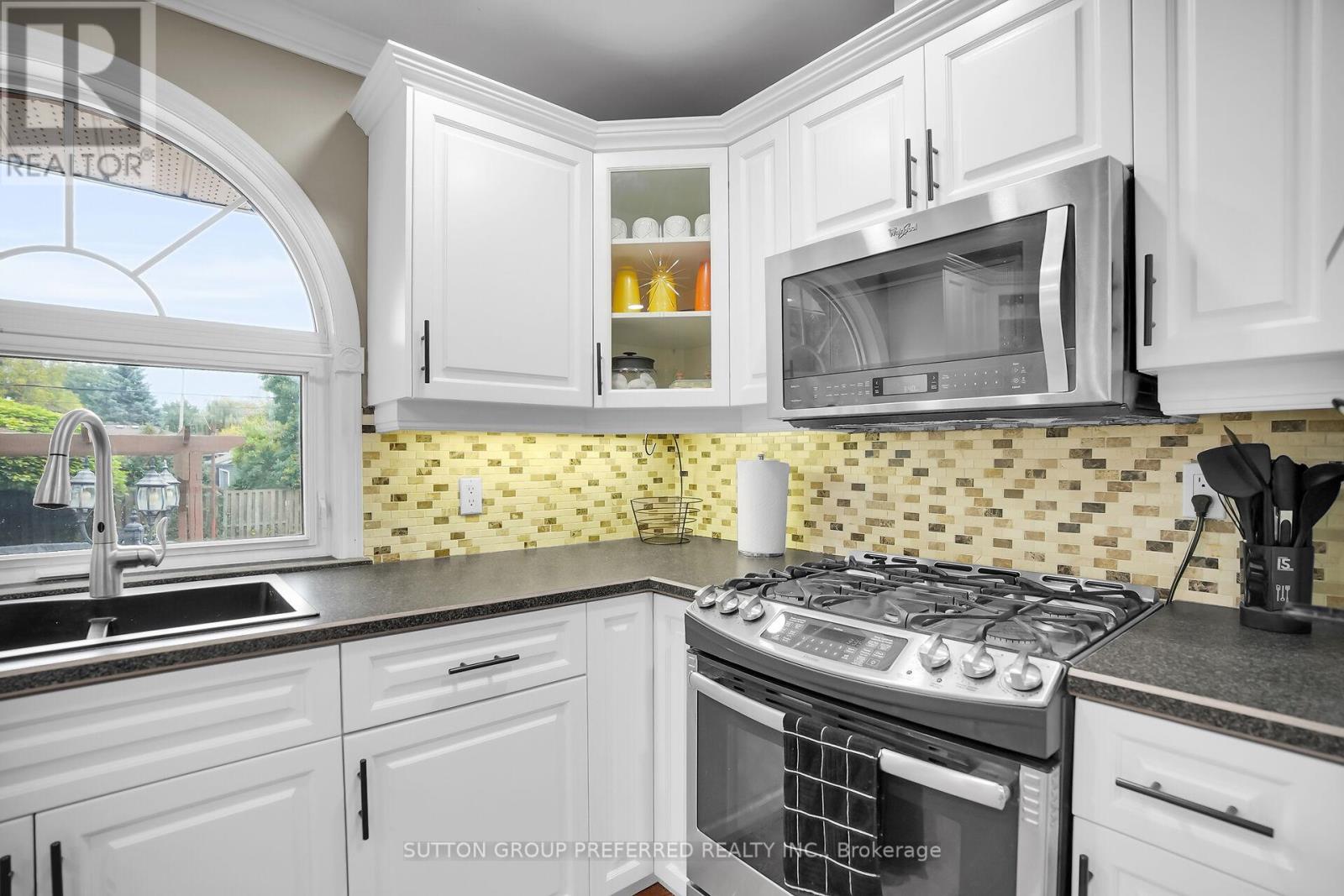 737 Whetter Avenue, London South, Ontario  N6C 2H1 - Photo 15 - X12428227