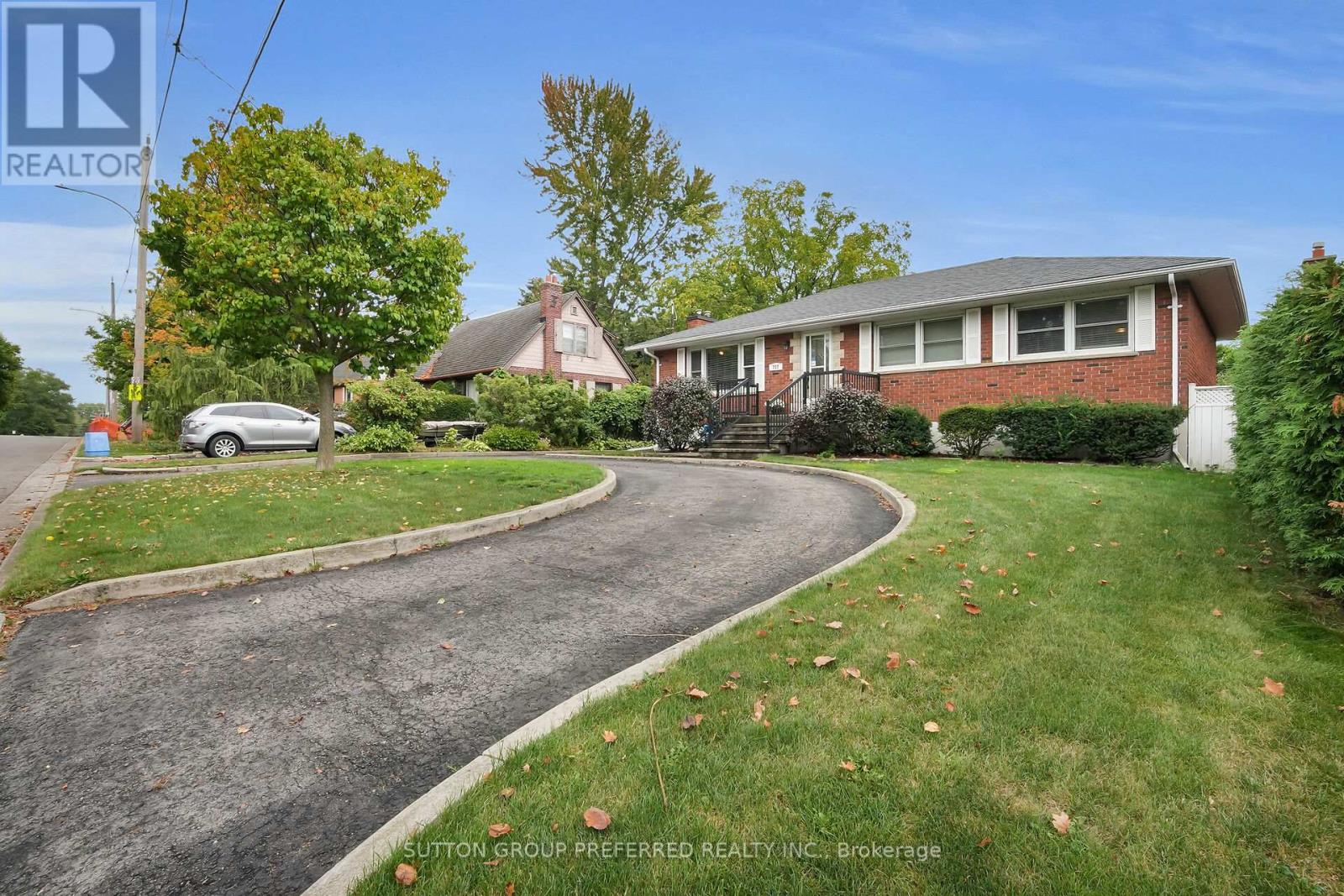 737 Whetter Avenue, London South, Ontario  N6C 2H1 - Photo 2 - X12428227