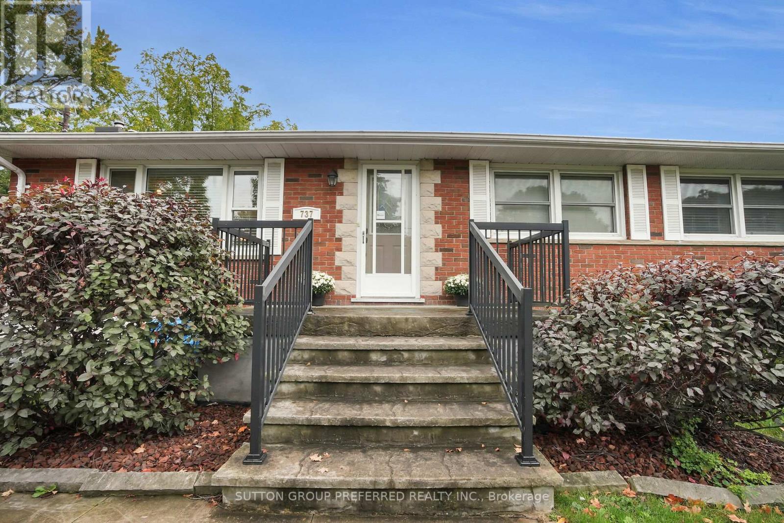 737 Whetter Avenue, London South, Ontario  N6C 2H1 - Photo 3 - X12428227