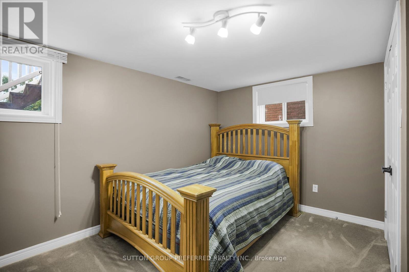 737 Whetter Avenue, London South, Ontario  N6C 2H1 - Photo 32 - X12428227