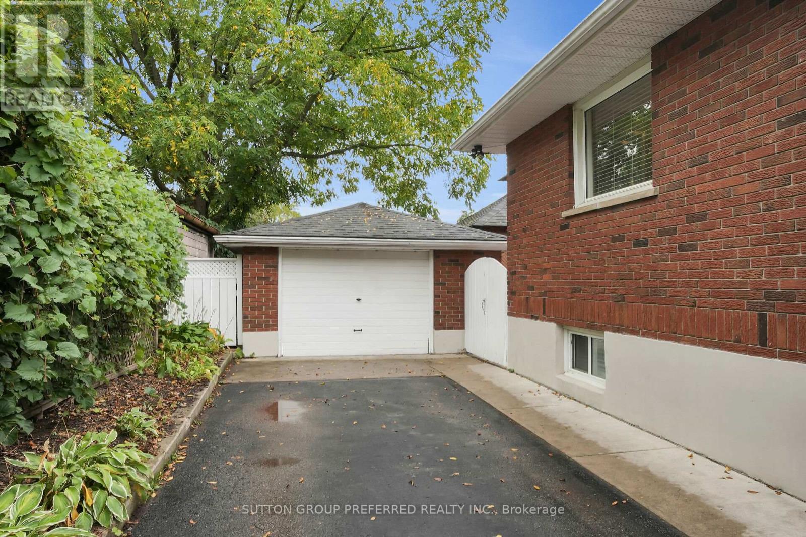 737 Whetter Avenue, London South, Ontario  N6C 2H1 - Photo 5 - X12428227