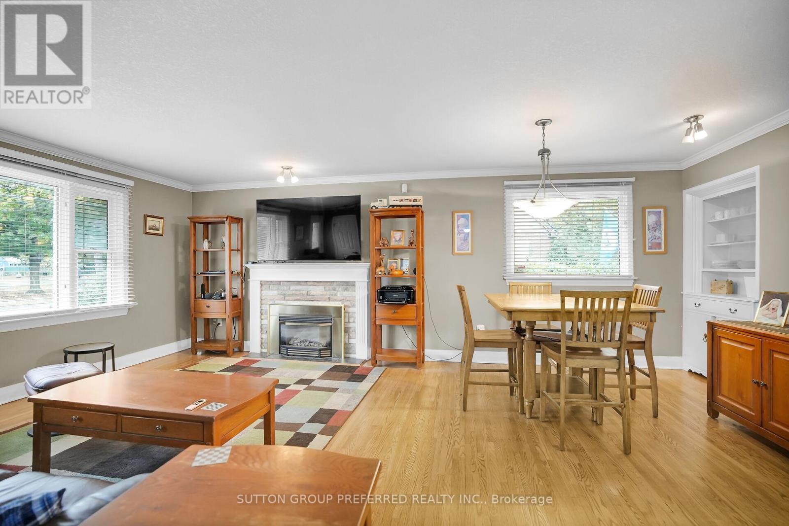 737 Whetter Avenue, London South, Ontario  N6C 2H1 - Photo 8 - X12428227