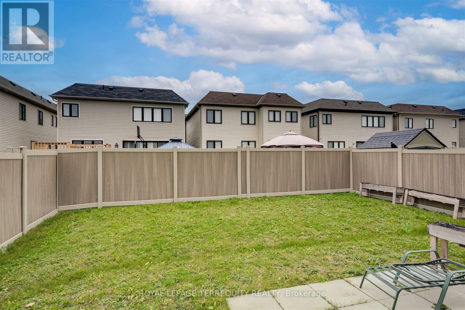 137 East Shore Drive, Clarington, Ontario  L1C 1Z8 - Photo 40 - E12428122