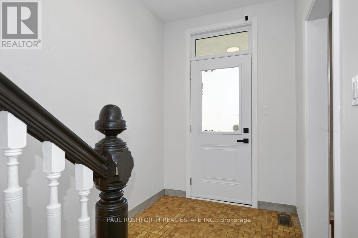 36 Champagne Avenue S, Ottawa, Ontario  K1S 4P2 - Photo 3 - X12428261