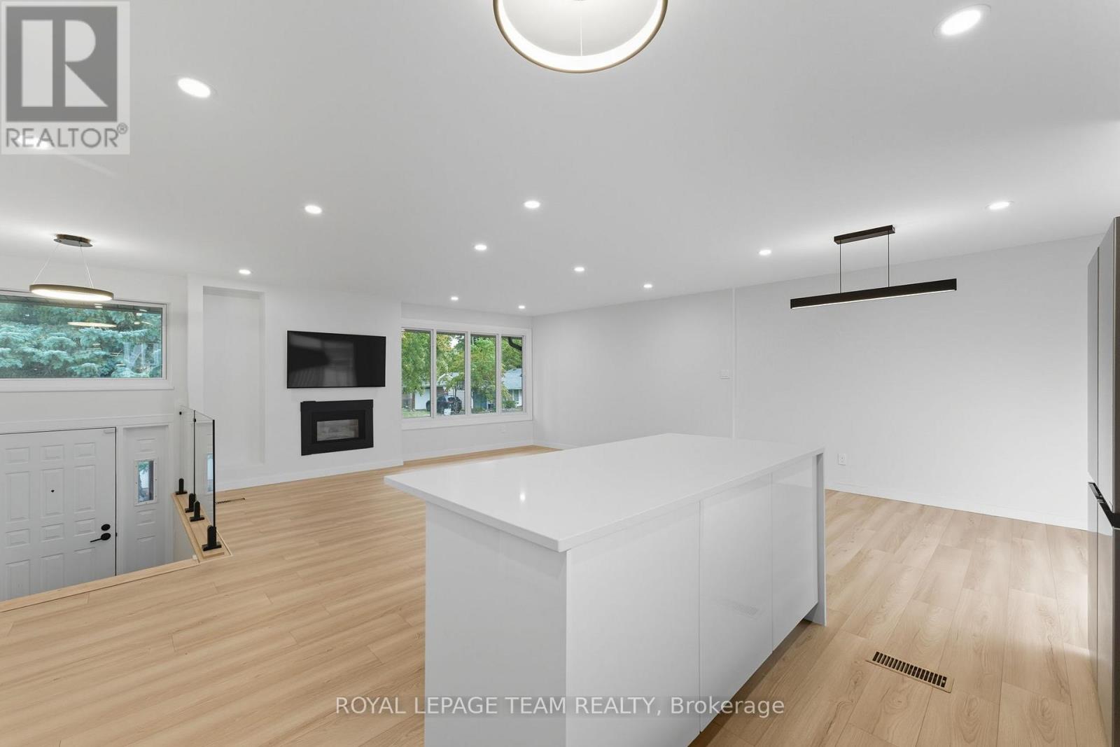 1856 Playfair Drive, Ottawa, Ontario  K1H 5S1 - Photo 24 - X12428311