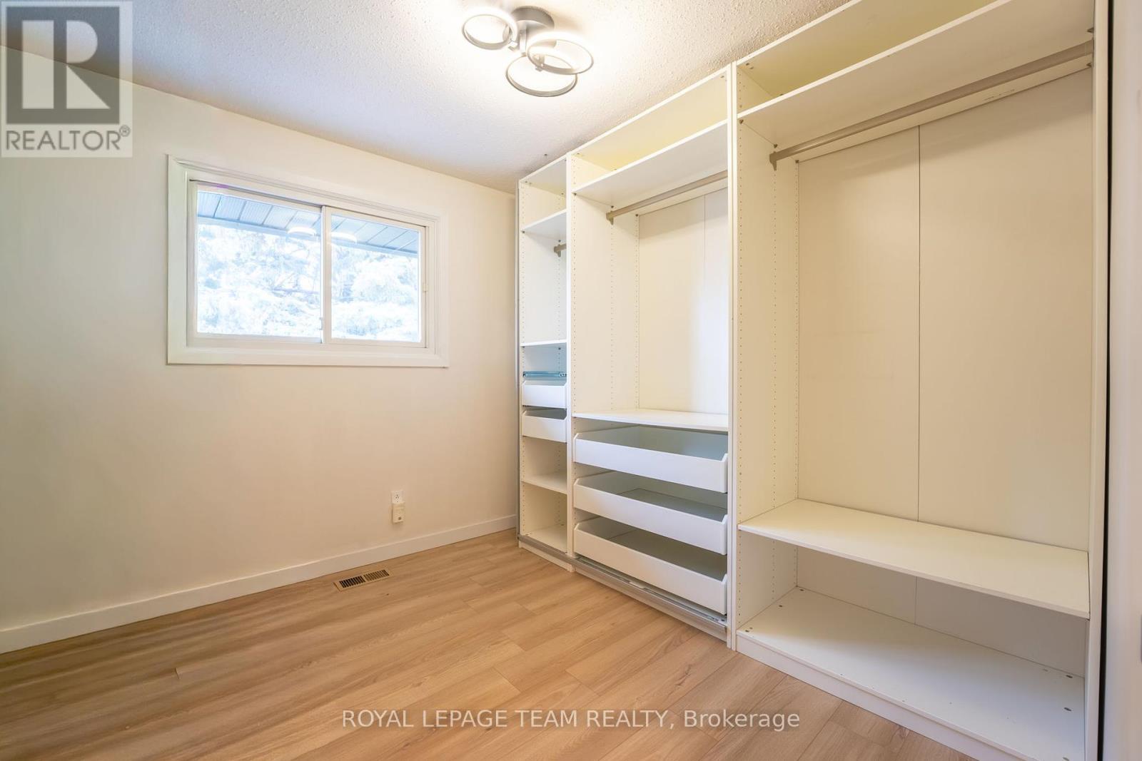 1856 Playfair Drive, Ottawa, Ontario  K1H 5S1 - Photo 30 - X12428311