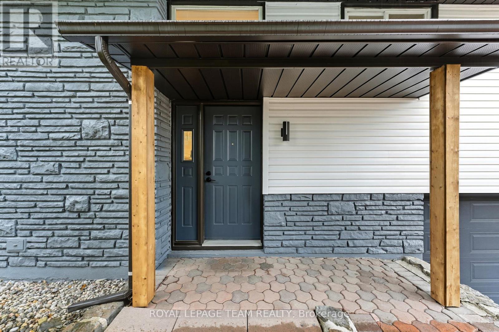 1856 Playfair Drive, Ottawa, Ontario  K1H 5S1 - Photo 6 - X12428311