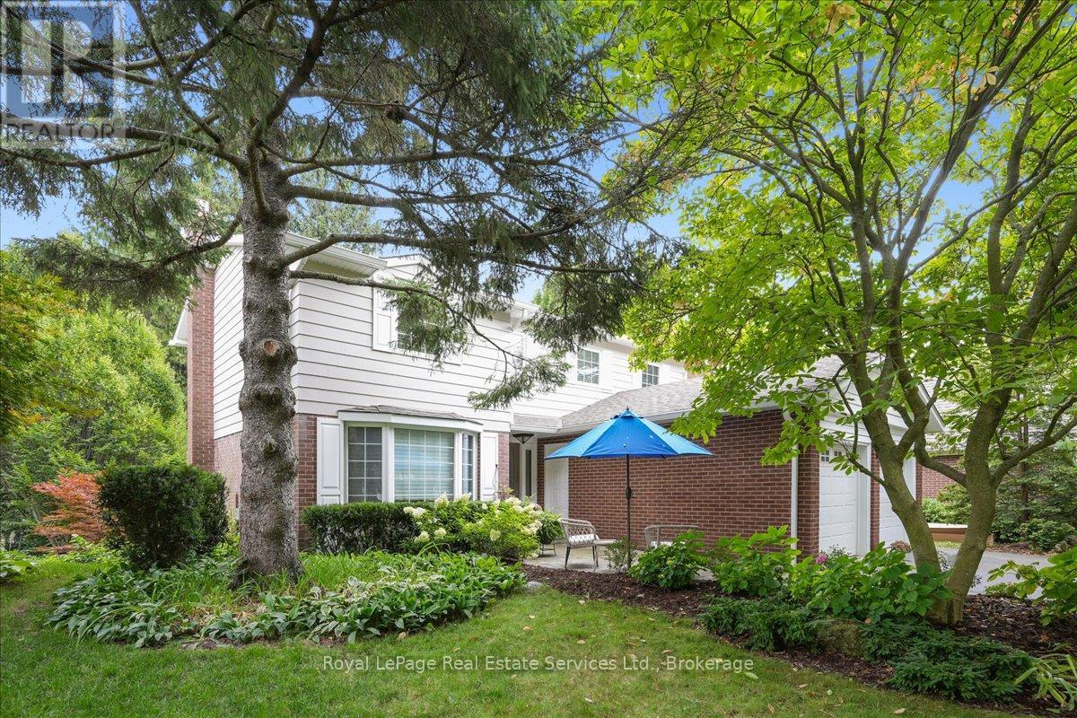 215 WELDON AVENUE, Oakville, Ontario