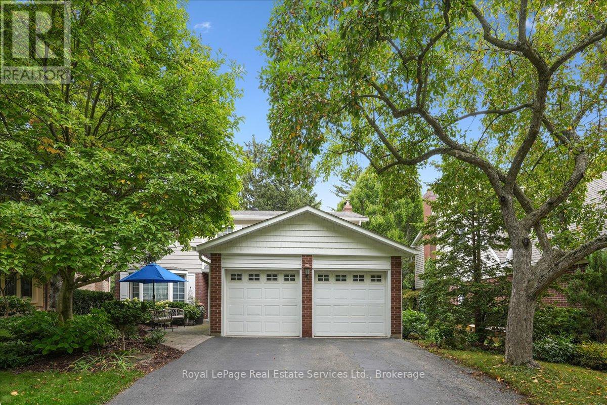 215 Weldon Avenue, Oakville, Ontario  L6K 2H9 - Photo 2 - W12428242