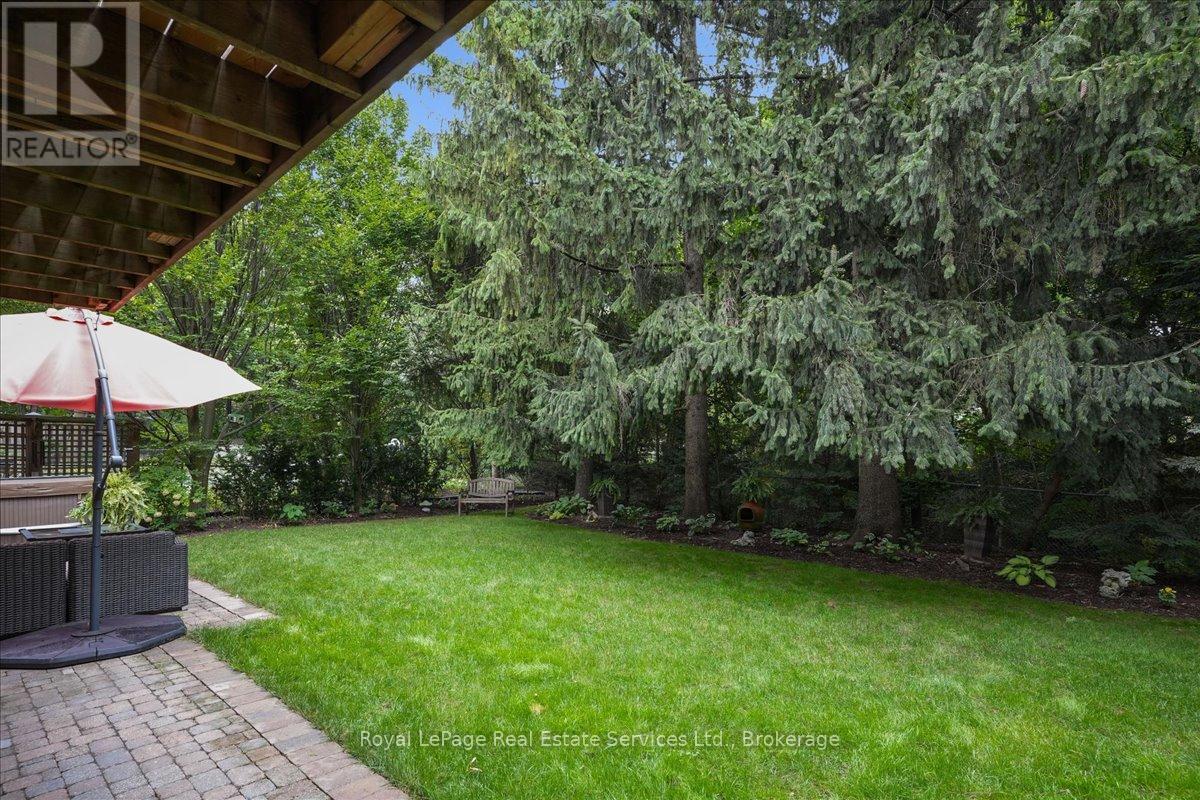 215 Weldon Avenue, Oakville, Ontario  L6K 2H9 - Photo 24 - W12428242