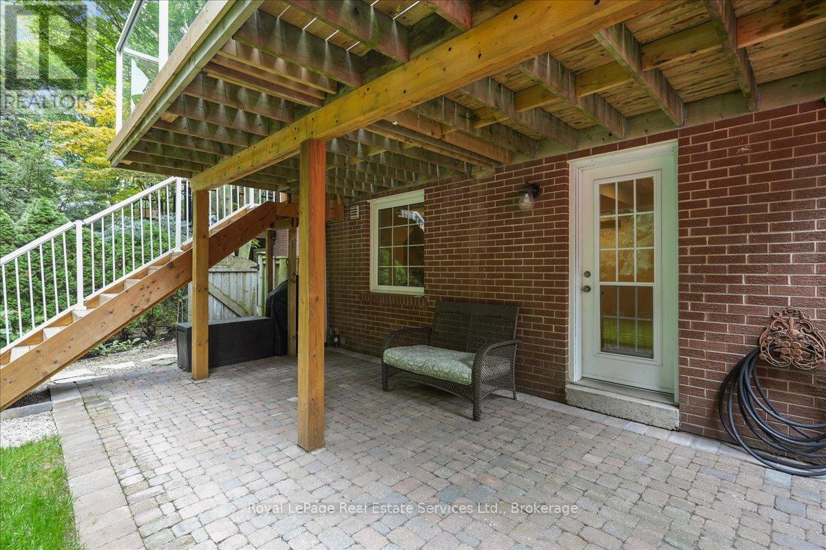 215 Weldon Avenue, Oakville, Ontario  L6K 2H9 - Photo 26 - W12428242